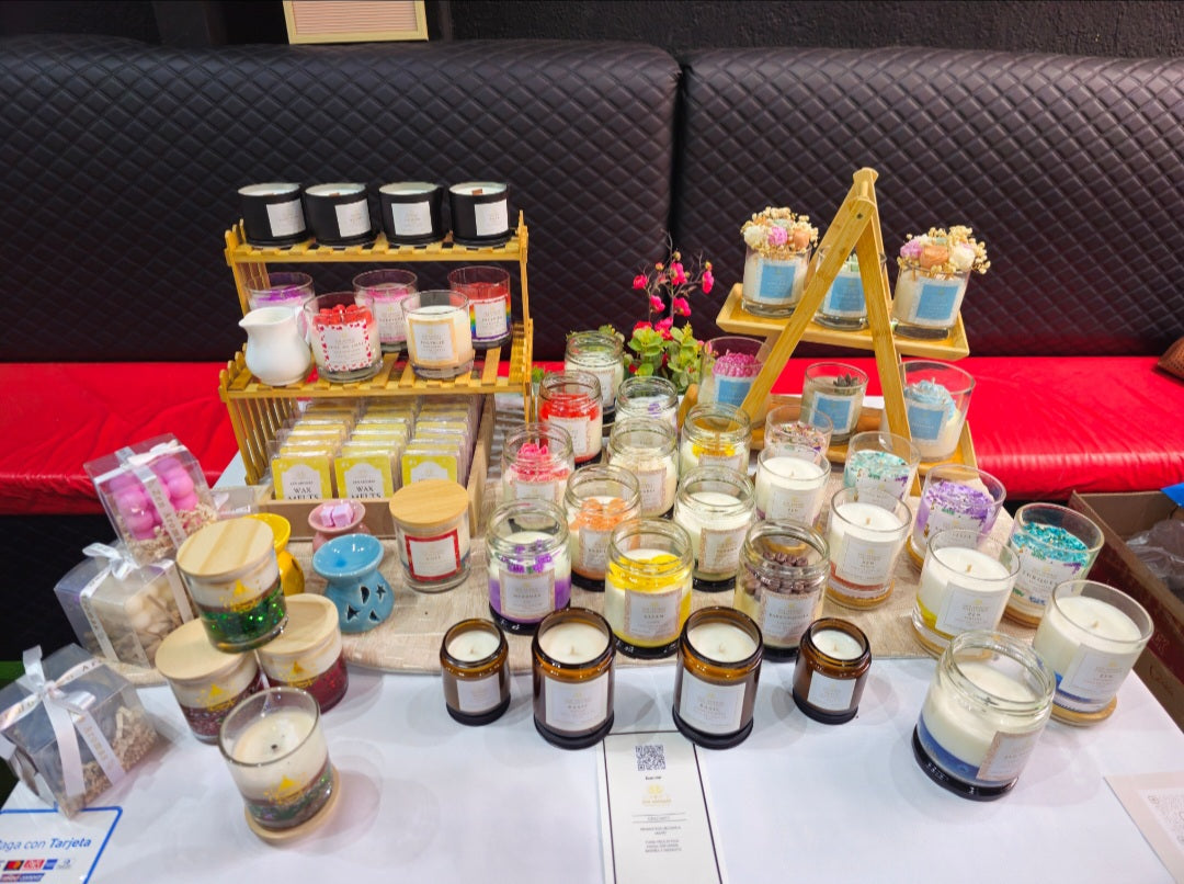 Un Día Brillante en la Feria de Emprendedores: Presentando Nuestras Velas y Wax Melts