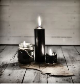 La Historia de las Velas Aromáticas: Un Viaje de Luz, Sabor y Bienestar